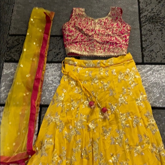 3 piece lehnga set. - Picture 2 of 7